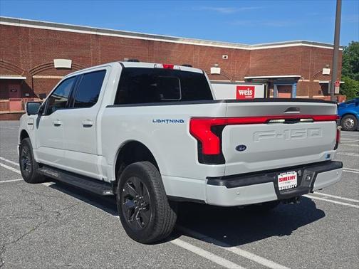 2023 Ford F-150 Lightning LARIAT