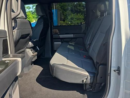 2023 Ford F-150 Lightning LARIAT