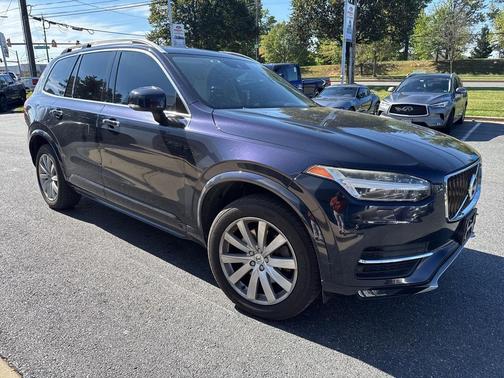 2016 Volvo XC90 T6 Momentum