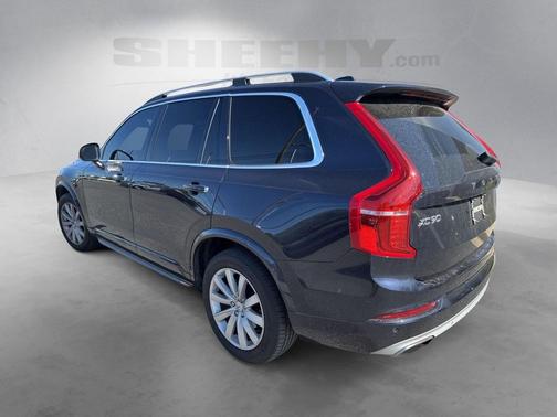 2016 Volvo XC90 T6 Momentum