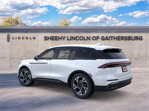 White Platinum Metallic Tri-Coat 2026 Lincoln Nautilus Premiere