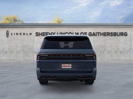 Flight Blue Metallic Clearcoat 2026 Lincoln Navigator Reserve