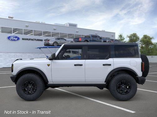 Oxford White 2026 Ford Bronco Badlands