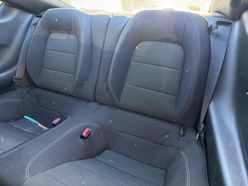 2015 Ford Mustang V6