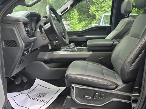 2024 Ford F-150 Lightning LARIAT