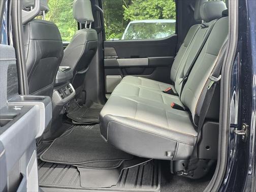 2024 Ford F-150 Lightning LARIAT