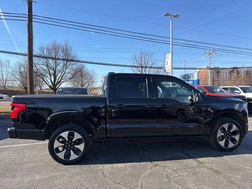 2025 Ford F-150 Lightning Platinum