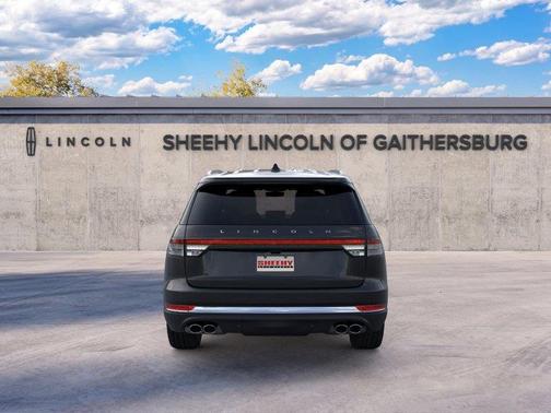 Infinite Black Metallic Clearcoat 2026 Lincoln Aviator Premiere