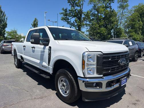 Oxford White 2025 Ford F-250 XL