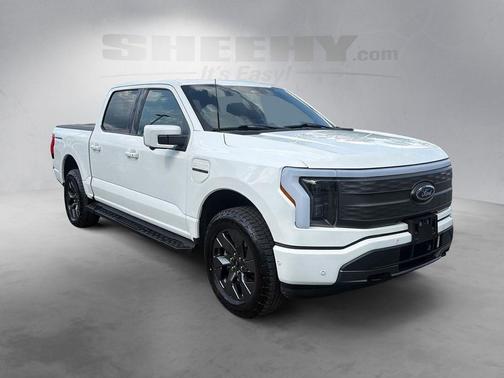 Star White Metallic Tri-Coat 2023 Ford F-150 Lightning LARIAT
