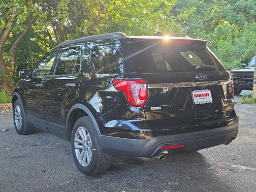 2017 Ford Explorer Base
