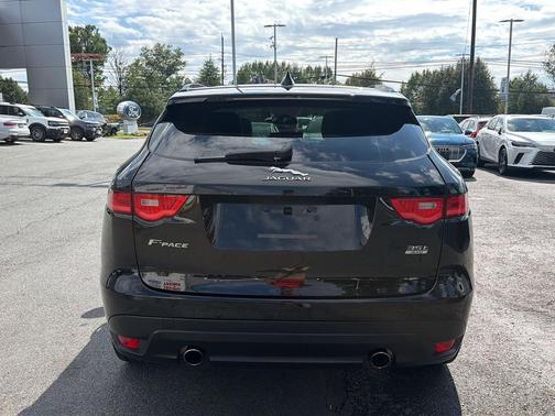 Ultimate Black Metallic 2017 Jaguar F-PACE 35t Premium