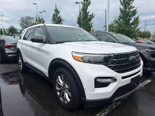 Oxford White 2020 Ford Explorer XLT