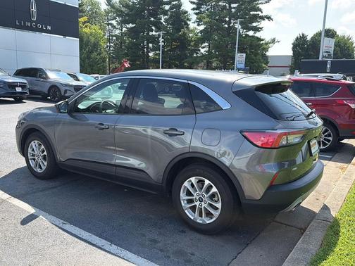 Carbonized Gray Metallic 2022 Ford Escape SE