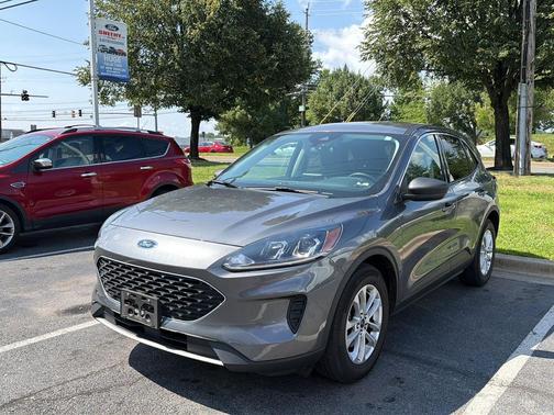 Carbonized Gray Metallic 2022 Ford Escape SE