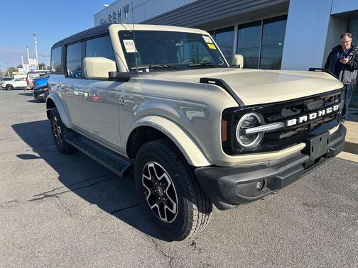 2025 Ford Bronco Outer Banks