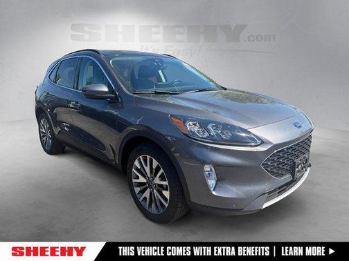 Carbonized Gray Metallic 2022 Ford Escape Titanium
