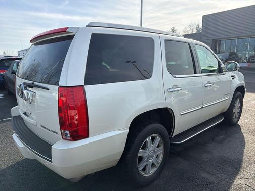 2013 Cadillac Escalade Base