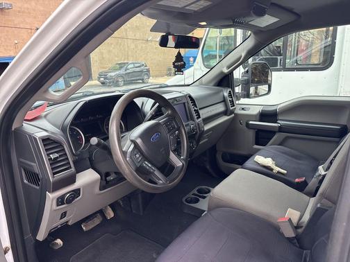 Oxford White 2019 Ford F-250 XLT
