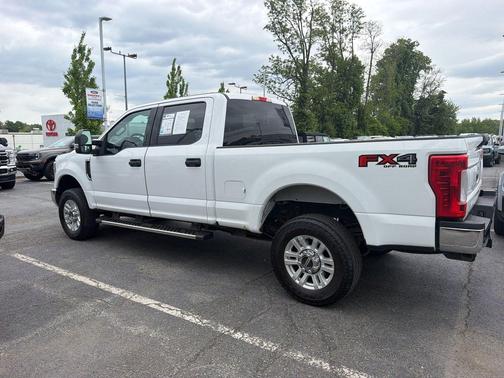 Oxford White 2019 Ford F-250 XLT