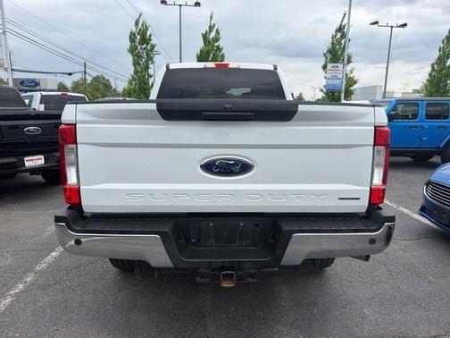 Oxford White 2019 Ford F-250 XLT