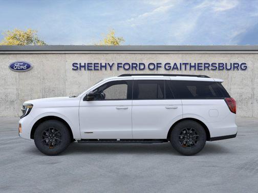 Star White Metallic Tri-Coat 2026 Ford Expedition Tremor