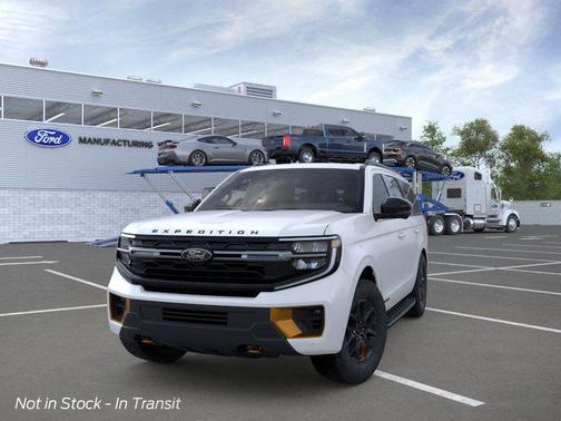 Star White Metallic Tri-Coat 2026 Ford Expedition Tremor
