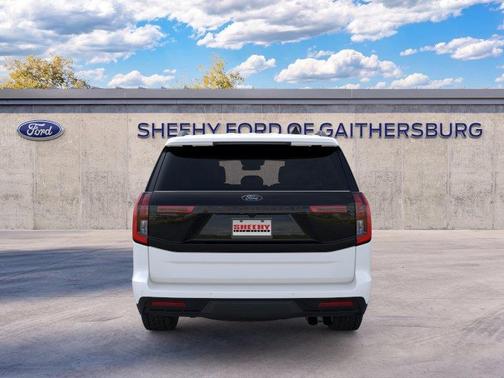Star White Metallic Tri-Coat 2026 Ford Expedition Tremor