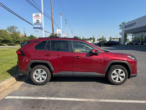 Pearl 2019 Toyota RAV4 LE
