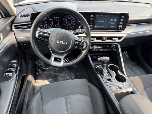 2022 Kia K5 LXS