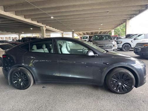 2024 Tesla Model Y Long Range Dual Motor All-Wheel Drive