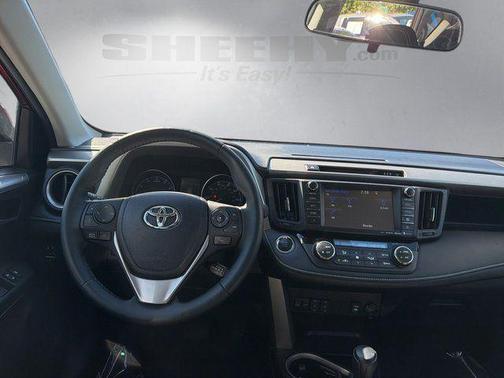 Blizzard Pearl 2018 Toyota RAV4 XLE