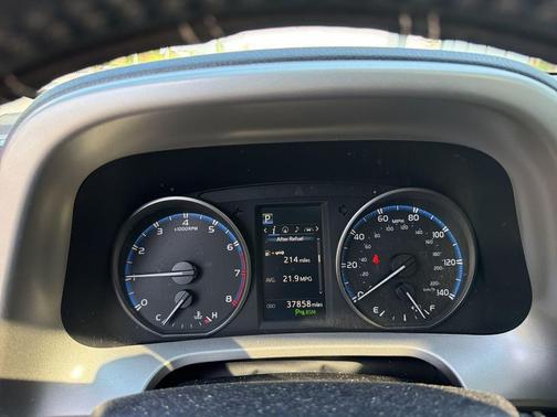 Blizzard Pearl 2018 Toyota RAV4 Adventure