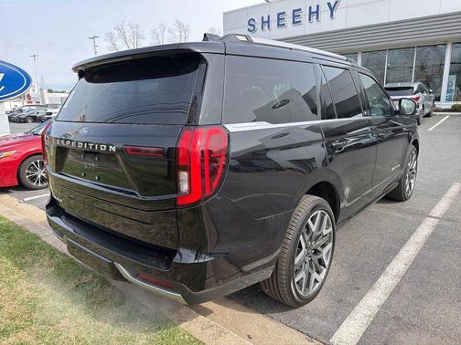 Black Metallic 2025 Ford Expedition Platinum