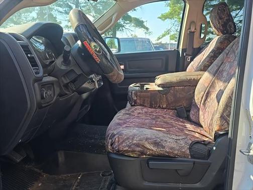 2019 RAM 2500 Tradesman Crew Cab 4x4 6'4' Box