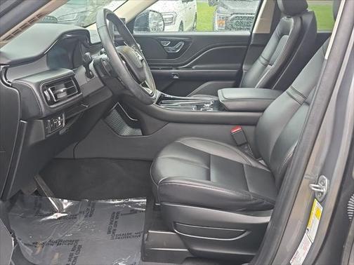 2022 Lincoln Aviator Standard AWD