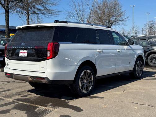 Star White Metallic Tri-Coat 2026 Ford Expedition Max King Ranch