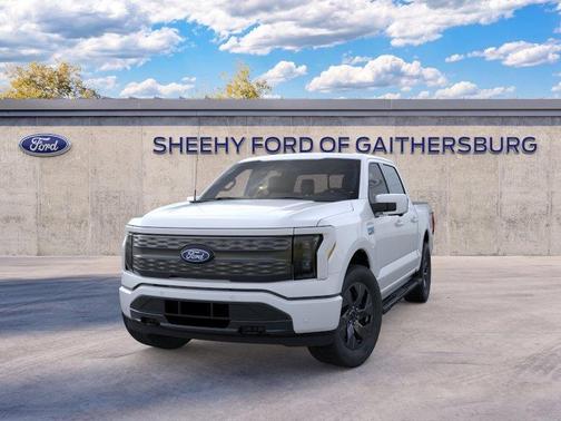 Oxford White 2025 Ford F-150 Lightning LARIAT
