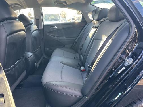 2011 Hyundai SONATA SE