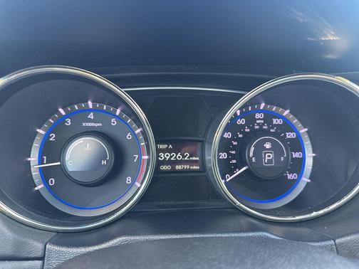 2011 Hyundai SONATA SE