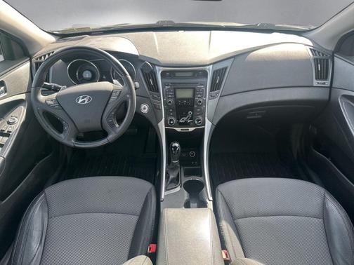 2011 Hyundai SONATA SE