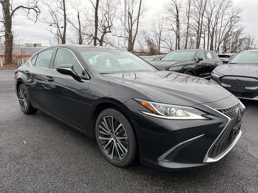 2024 Lexus ES 300h Base