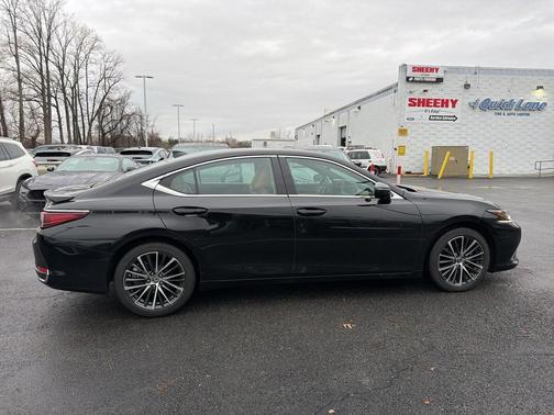 2024 Lexus ES 300h Base