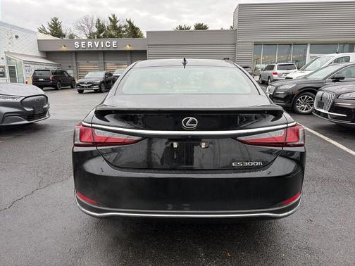 2024 Lexus ES 300h Base