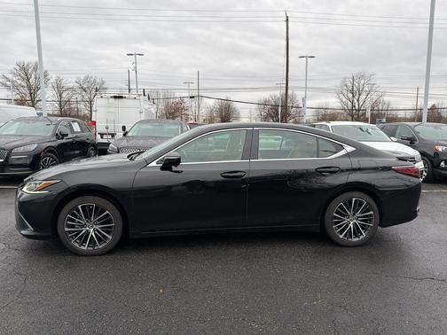 2024 Lexus ES 300h Base