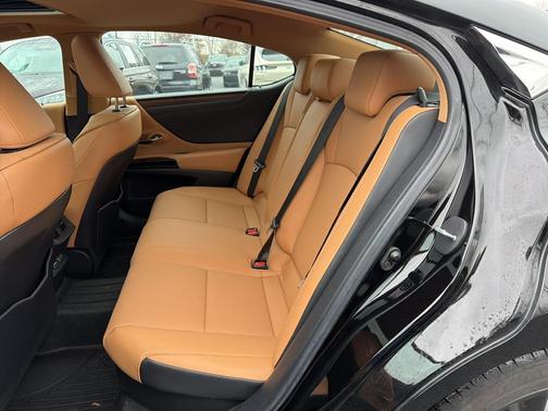 2024 Lexus ES 300h Base