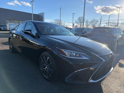 2024 Lexus ES 300h Base