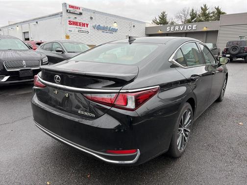 2024 Lexus ES 300h Base