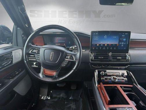 Infinite Black Metallic Clearcoat 2022 Lincoln Navigator Reserve