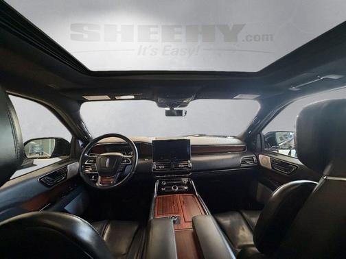 Infinite Black Metallic Clearcoat 2022 Lincoln Navigator Reserve